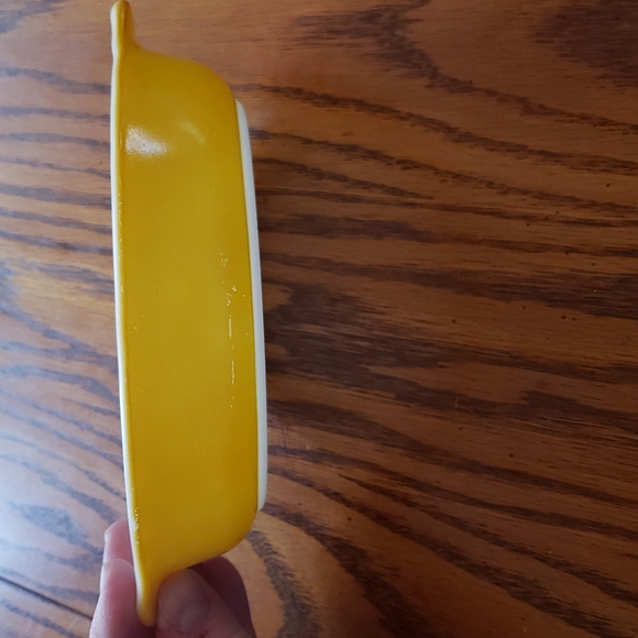 Vintage Pyrex Mini Casserole Dish - yellow and white - Picture 6 of 7
